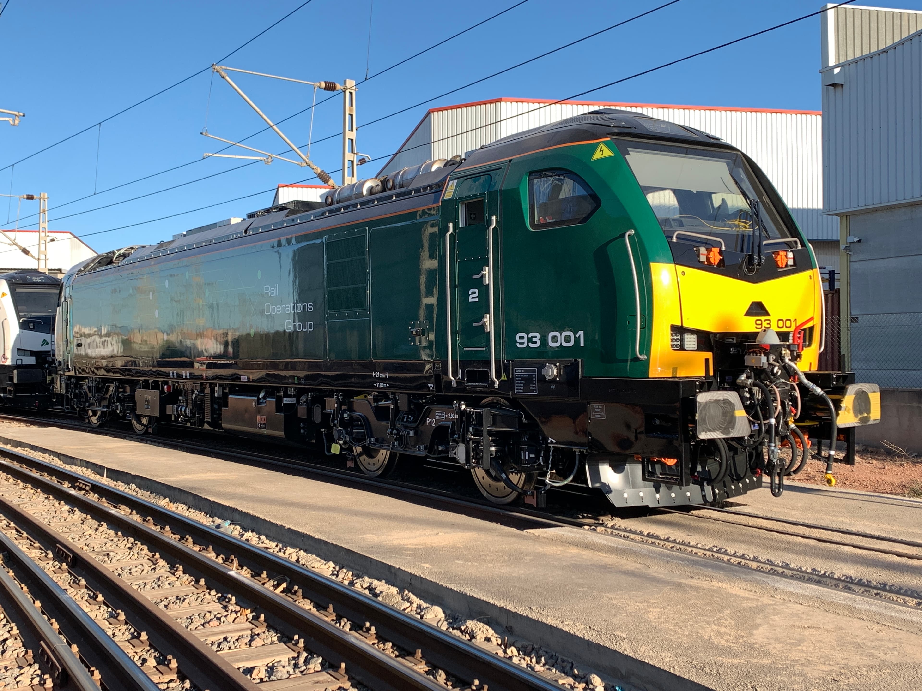 Class 93 tri-mode locomotive | Stadler