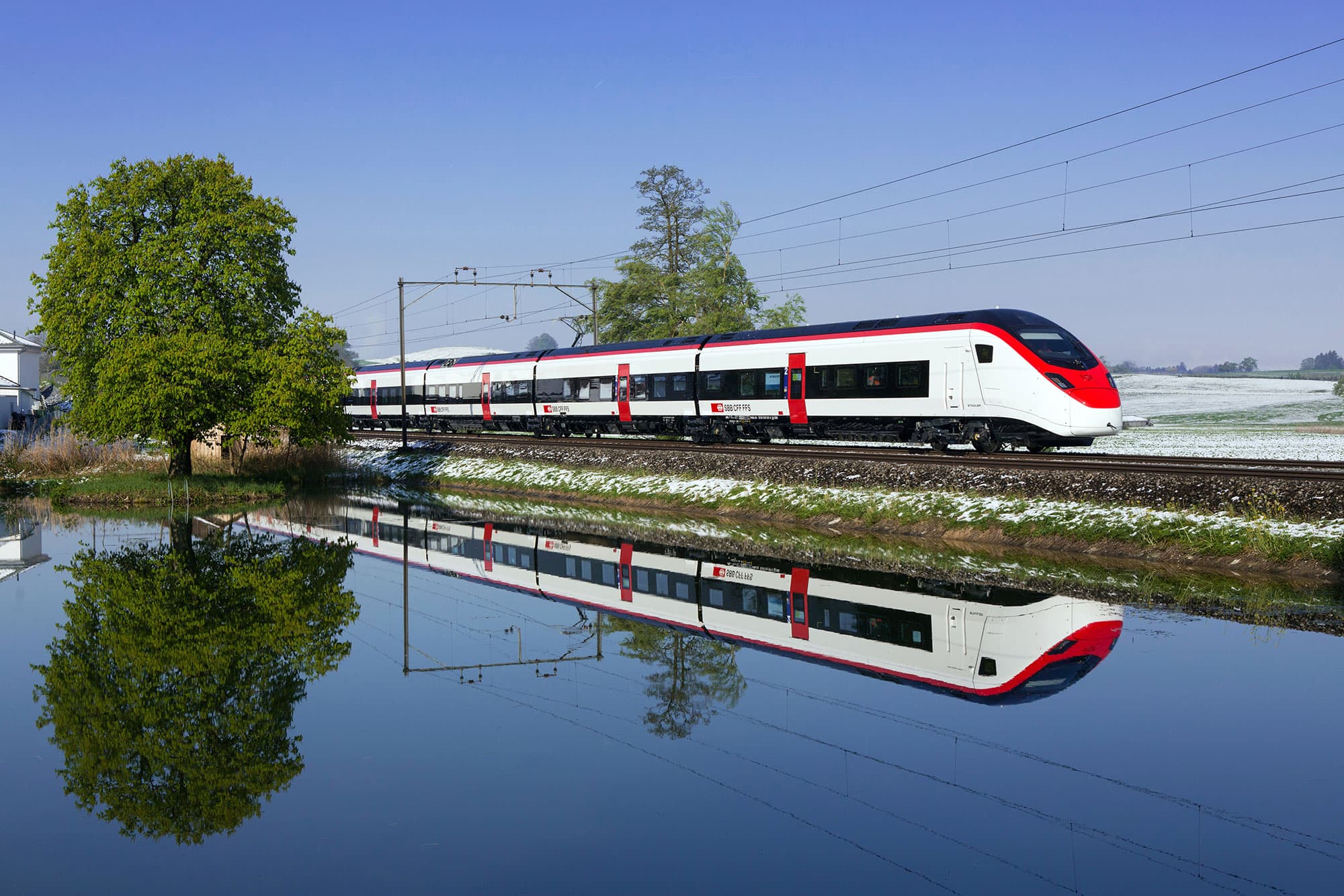 Electric high-speed multiple unit SMILE for SBB